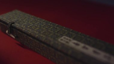 Kutusu ve painbrush bir hat yakın çekim makro için