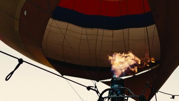 Horkovzdušný Balón Záblesky Ohně — Stock video