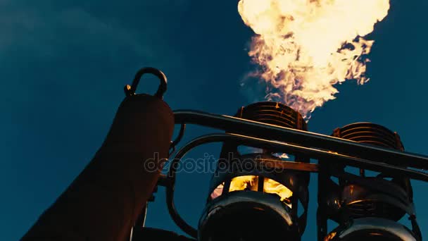 Hot Air Balloon Fire Bursts — Stock Video