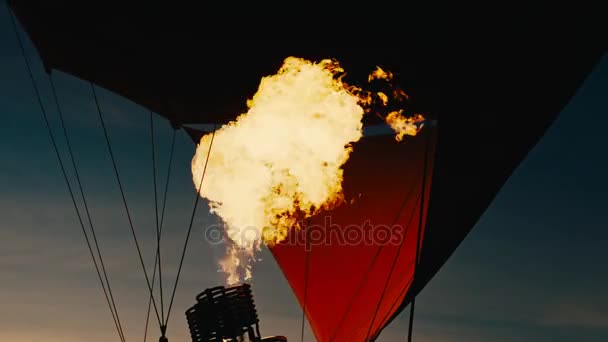 Heißluftballon Feuer Bricht Aus — Stockvideo