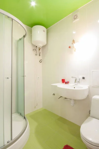 Bathroom in shades of green — Stock Photo, Image