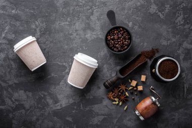 kahve koyu taş zemin üzerine