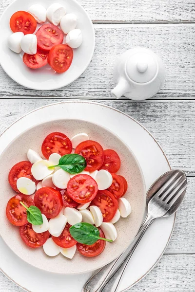 Plato Una Simple Ensalada Tradicional Italiana Caprese — Foto de Stock