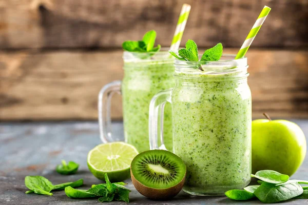 Batido Verde Con Espinacas Manzana Kiwi Lima Semillas Chía Alimentación —  Fotos de Stock