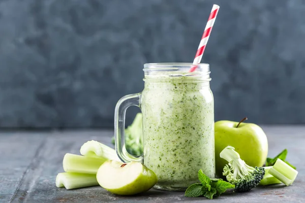 Batido Verde Con Apio Brócoli Manzana Alimentación Saludable Superalimentos —  Fotos de Stock