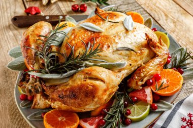 Bayram yemeği için Noel hindisi.