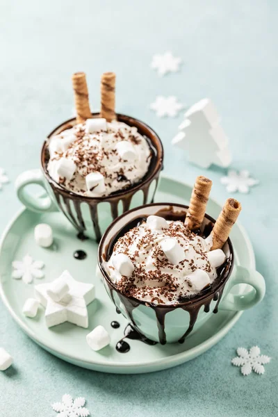 Warme Chocolade Feestelijk Dessert Met Slagroom Ijs — Stockfoto