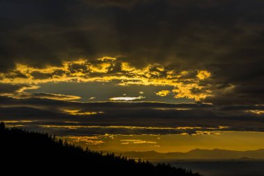 Imittos dağın, Yunanistan Atina'dan günbatımı görünümünü.
