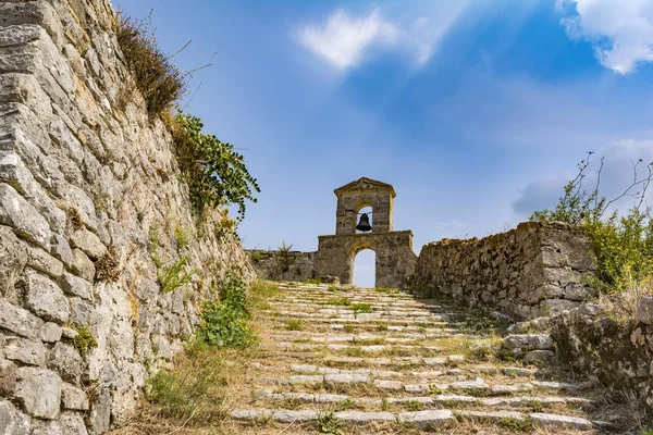 Chapelle orthodoxe dans le château vénitien d'Agia Maura - île grecque de Lefkada — Photo