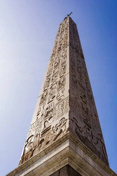 Egyptský Obelisk v Piazza del Popolo, Řím — Stock fotografie