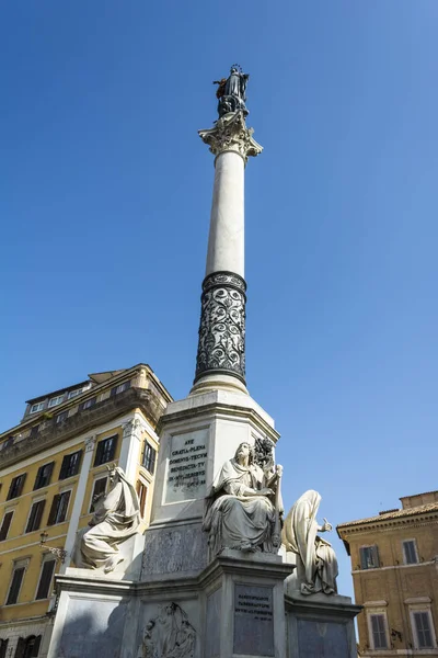 Colonna Dell 'Immacolata - La columna de la Inmaculada Concepción — Foto de Stock