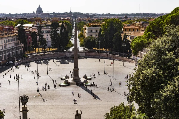 Vista superior do Obelisco Egípcio na Piazza del Popolo, Roma — Fotografia de Stock