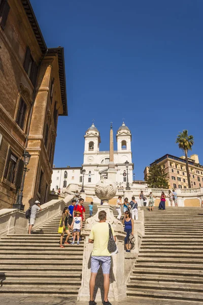 Rome, İtalya - 30 Ağustos 2017 - İspanyol adımları Piazza di Spagna, Roma — Stok fotoğraf