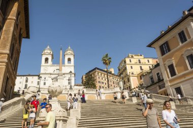 Rome, İtalya - 30 Ağustos 2017 - İspanyol adımları Piazza di Spagna, Roma
