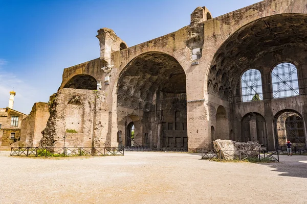 The Basilica of Constantine and Maxentius in the Roman Forum — Stock Photo, Image