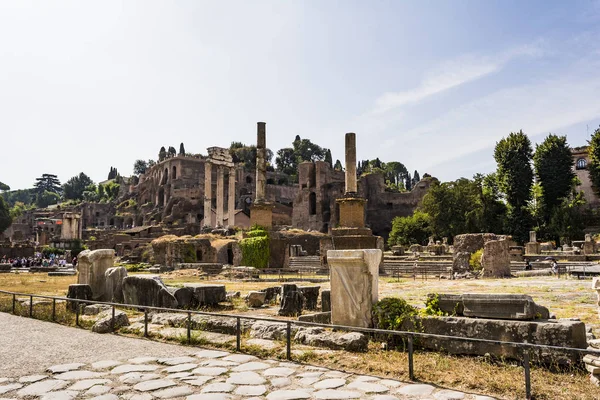 Ruiner av det romerska forumet i Rom, Italien. — Stockfoto