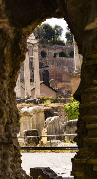 Roma 'daki Roma forumunun kalıntıları, İtalya. — Stok fotoğraf