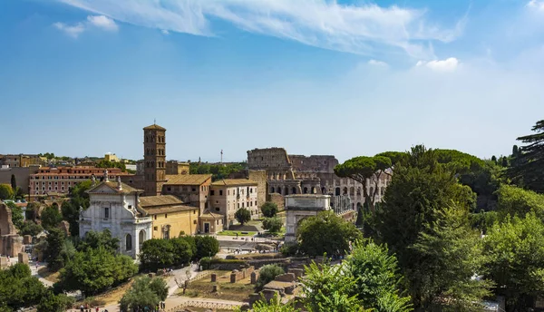 全景观看罗马竞技场和罗马广场从 Palantine 山, 意大利 — 图库照片