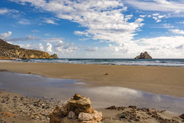 Hermoso paisaje marino griego. Creta Oriental. Playas de Xerokampos . — Foto de Stock