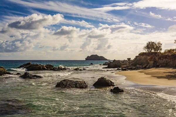 Güzel Yunan deniz manzarası. East Crete'deki /. Xerokampos beach.