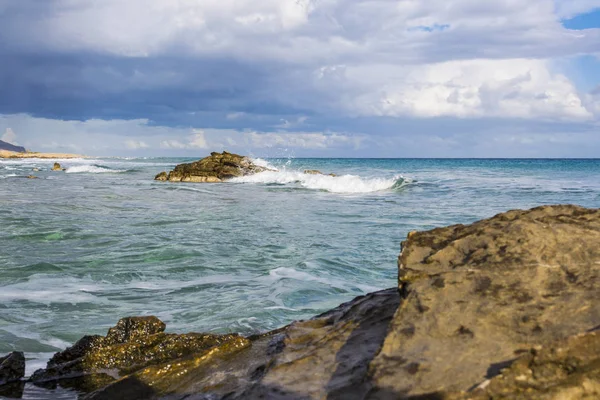 Hermoso paisaje marino griego. Creta Oriental. Playa de Xerokampos . —  Fotos de Stock