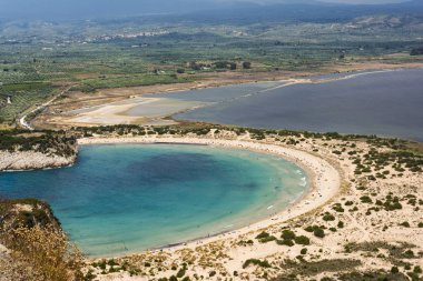 Voidokilia Beach Palaiokastro üzerinden Yunanistan Peloponnese bölgesinde görüntüle