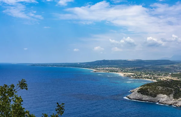 パライオカストロからのギリシャのペロポネソス半島地域の海岸線の表示 — ストック写真