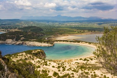 Voidokilia Beach Palaiokastro üzerinden Yunanistan Peloponnese bölgesinde görüntüle