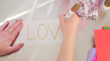 Eller yazma seviyorum