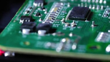 Elektronik çip devreleri ile 
