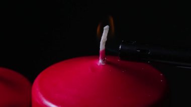 Macro close-up verlichting een kaars — Stockvideo © sightseven ... Macro close-up verlichting een kaars — Stockvideo © sightseven ...