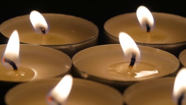 Kerzen drehen sich — Stockvideo