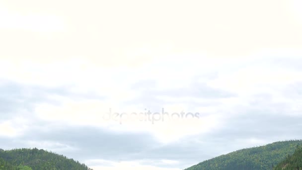 Jezero s horami — Stock video