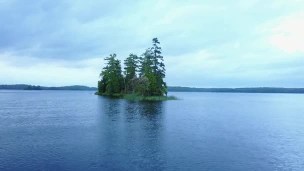 Survoler le lac d'eau douce — Video