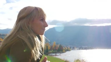 Kadın yürüyüş ve Mountain View adlı arıyorsunuz