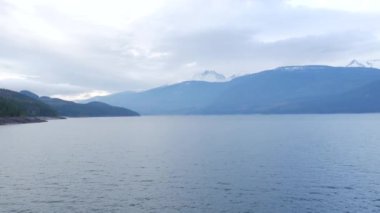 British Columbia göl Dağları ile