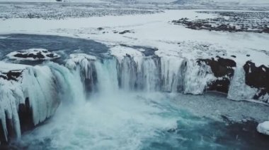 Güzel kış Godafoss şelaleler gündüz, İzlanda, havadan görünümü