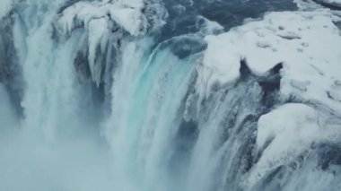 Güzel kış Godafoss şelaleler gündüz, İzlanda, havadan görünümü