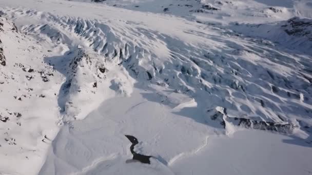 昼間に大規模な氷河 冬のアイスランドの空撮 — ストック動画