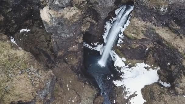 Αεροφωτογραφία Του Μεγάλος Όμορφος Καταρράκτης Στη Διάρκεια Της Ημέρας Ισλανδία — Αρχείο Βίντεο