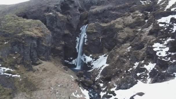 在白天 冰岛的大型美丽瀑布鸟瞰图 — 图库视频影像