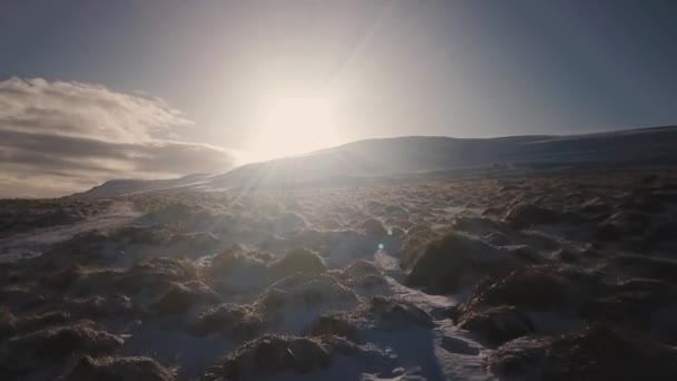 Vista Aerea Neve Muschio Coperto Montagna Giorno Inverno Islanda — Video Stock