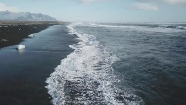Luchtfoto Van Oceaan Golven Diamond Beach Overdag Ijsland — Stockvideo