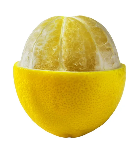 Лимон в порезе на белом изолированном фоне — стоковое фото