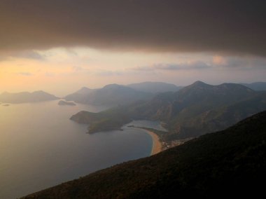 Bulutlar altında Akdeniz