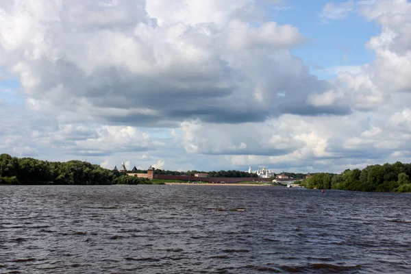 Antiguo fuerte ruso en Novgorod —  Fotos de Stock