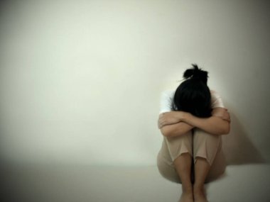 üzgün kadın-depresyon.