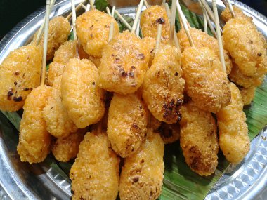 yumurta ile ızgara yapışkan pirinç