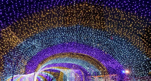祭トンネル カラフルなライト — ストック写真