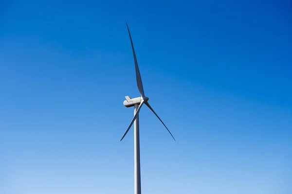 Wind energy farm turbine — Stock Photo, Image